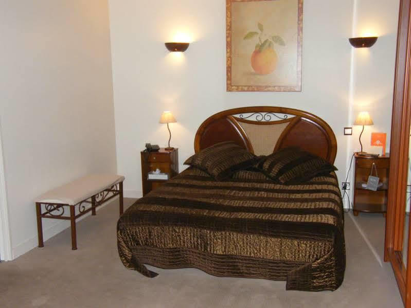 Auberge Du Cheval Blanc - Teritoria Selles-Saint-Denis المظهر الخارجي الصورة